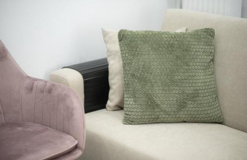 Vyronas Apartamento | Eclectic Moonstone apartment in Athens