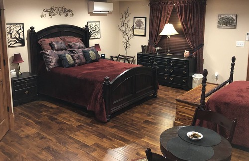 Salem Casa | Oregon 3D Art Private Guest Quarters
