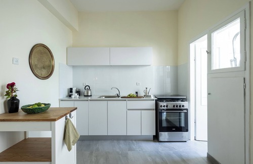 Tel Aviv City Center Apartamento | Eclectic Rabin Square Apt by Sea N' Rent