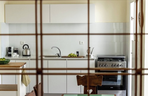 Tel Aviv City Center Apartamento | Eclectic Rabin Square Apt by Sea N' Rent