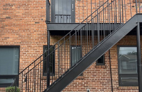 Elizabeth City Apartamento | Eclectic Riverfront Apartment in Downtown Elizabeth City, NC.