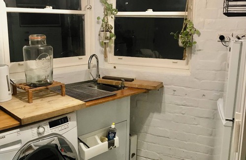 Sydney Apartamento | Eclectic room, private space, quiet nature spot near famous surf beaches & City