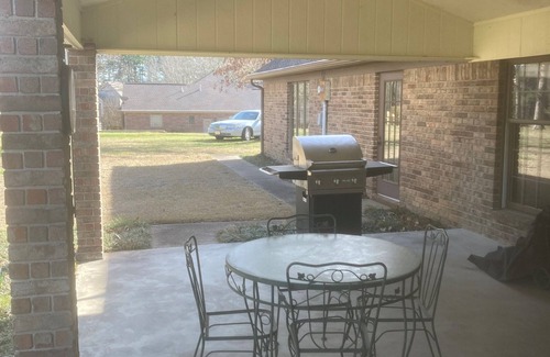 Heber Springs Casa | ECLIPSE WATCHING! Spacious 5-bedroom in beautiful Heber Springs