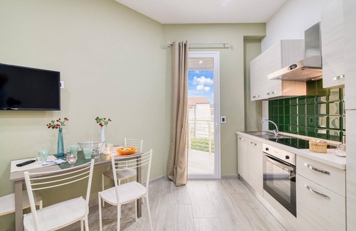Agnone Bagni Apartamento | Eclisse House Few Steps From The Sea, Augusta, Italy