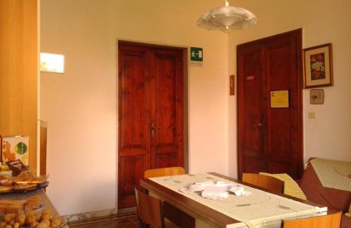 Marina di Carrara Cama Y Desayuno | Eco B&B I Due Oleandri