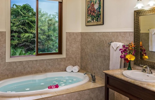 Kapaau Cabina | Eco-Boutique retreat center overlooking the pacific ocean