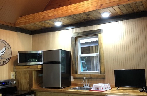Elizabethtown Cabina | Eco Cabin by River-Extensive Decking Areas, Private Pier, Private Floating Dock