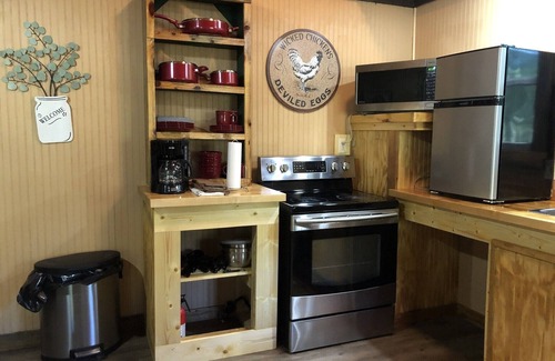 Elizabethtown Cabina | Eco Cabin by River-Extensive Decking Areas, Private Pier, Private Floating Dock
