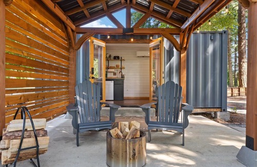 Camas Casa | Eco Friendly Tiny Container Home Retreat