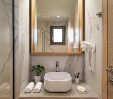 Toroni Hotel | Eco Green Residences & Suites