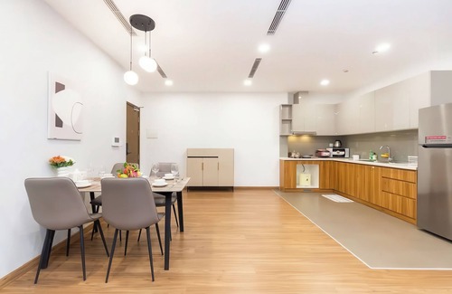 Tan Thuan Tay Condominio | Eco Green Saigon - Free Gym & Pool