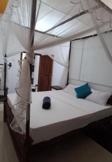Udawalawa Casa | Eco home stay and safari
