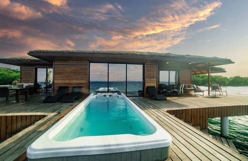 Tierra Oscura Villa | Luxosa Villa sobre el mar & Villa de playa