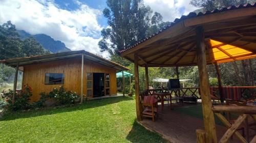 Huarocondo Casa | Eco Lodge Cabañas con Piscina
