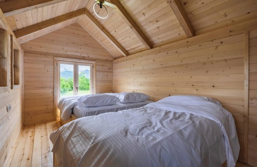 Savnik Cama Y Desayuno | Eco lodge eagles nest
