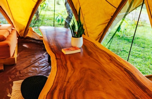 Dominical Alquiler De RV | Eco Luxe Glamping Nest #12 - King Bed at Holos