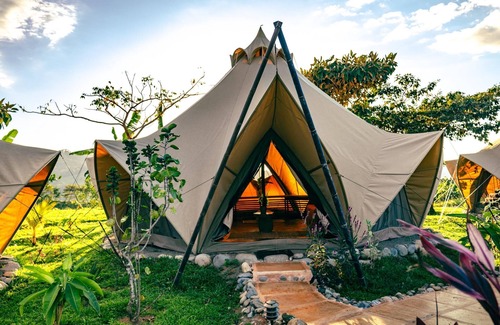Dominical Alquiler De RV | Eco Luxe Glamping Nest #14 - 1 King Bed at Holos