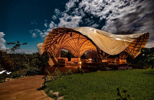 Dominical Alquiler De RV | Eco Luxe Glamping Nest #4 - 2 Queen Beds at Holos