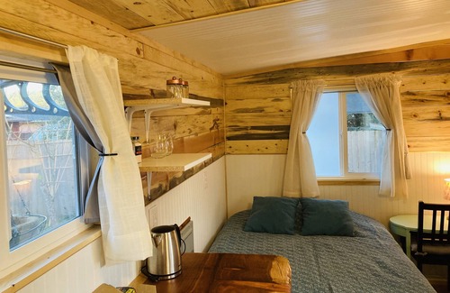 Arcata Cabina | Eco Retreat in Quiet Arcata Neighborhood with a private courtyard & kitchenette