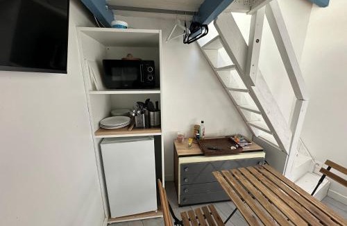 Bois-Guillaume Casa | ECO STUDIOS mezzanine wifi piscine stationnement gratuit terrasse dans jardin