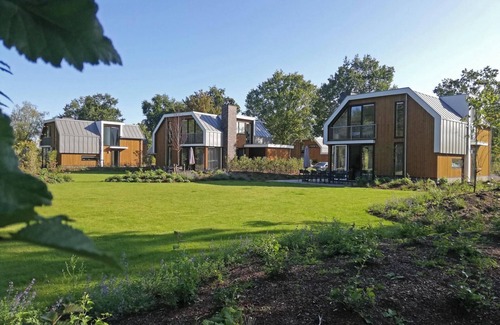 Biddinghuizen Casa | Eco villa with 5 bedrooms, 2 bathrooms and a sauna