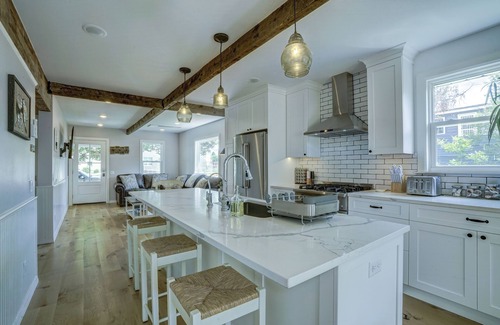 Franklin to the Fort Casa | EcoHome: with two units inside Brooklinen sheets Thor appliances and fenced yard