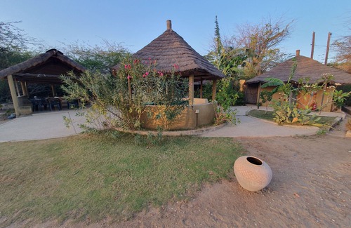 Mbodiene Otro | Ecolodge BAKSUNGAN