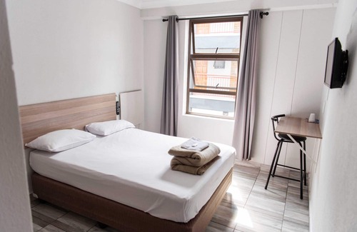 Greater Johannesburg Metropolitan Area Hotel | Ecomotel Louis Botha