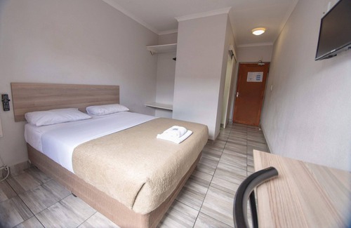 Greater Johannesburg Metropolitan Area Hotel | Ecomotel Louis Botha