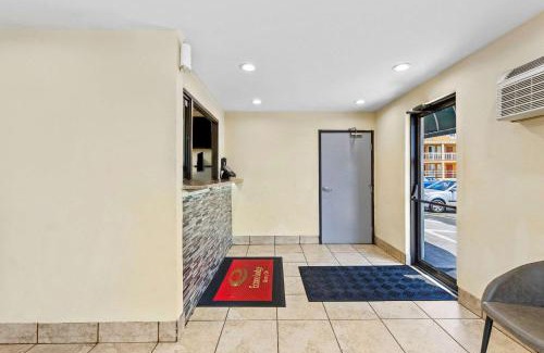 Montrose Cabina | Econo Lodge Akron Copley Northwest