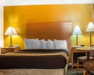 Niagara Falls Cabina | Econo Lodge at the Falls North