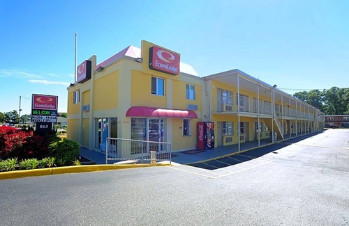 Norfolk - Virginia Beach Hotel | Econo Lodge at Military Circle