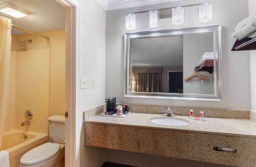 Byron Hotel | Econo Lodge Byron - Warner Robins