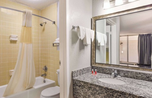 Cave City Hotel | Econo Lodge Cave City