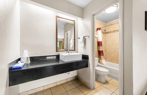 Toddville Road Hotel | Econo Lodge Charlotte Airport