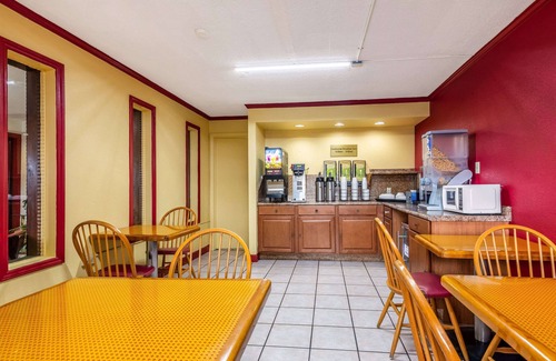 Enderly Park Hotel | Econo Lodge Charlotte Airport Area