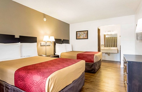 Farmers Branch Hotel | Econo Lodge Dallas Airport North