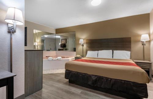 DeWitt Cabina | Econo Lodge Dewitt I-90