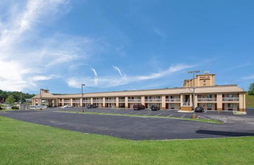 Knoxville Hotel | Econo Lodge Inn & Suites Knoxville East