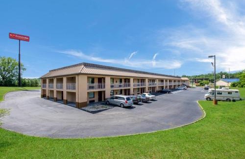 Knoxville Hotel | Econo Lodge Inn & Suites Knoxville East