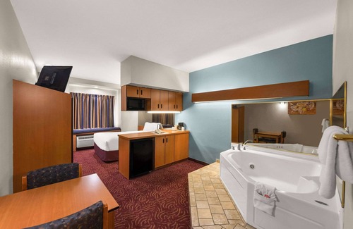 Mesquite Hotel | Econo Lodge Inn & Suites Mesquite - Dallas East