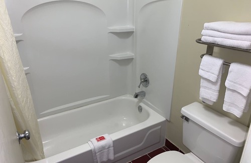 Clarksville Hotel | Econo Lodge Inn & Suites