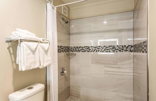 Murfreesboro Hotel | Econo Lodge Inn & Suites Murfreesboro Shopping District