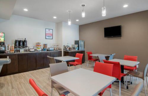 Springfield Hotel | Econo Lodge Inn & Suites