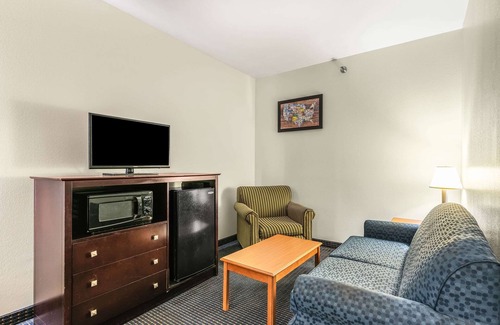North Little Rock Hotel | Econo Lodge Inn & Suites Pritchard Road North Little Rock