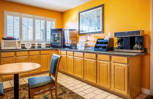 Ashley Oaks Hotel | Econo Lodge