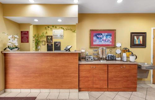 Buechel Cabina | Econo Lodge Louisville Airport