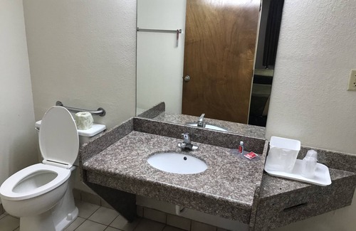 Savannah Hotel | Econo Lodge Midtown