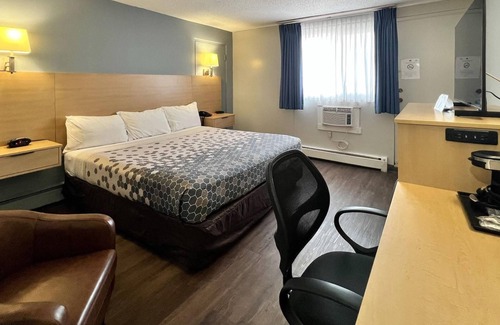 Banff Trail Hotel | Econo Lodge Motel Village