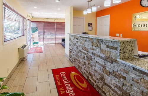 Bristol Cabina | Econo Lodge Near Motor Speedway